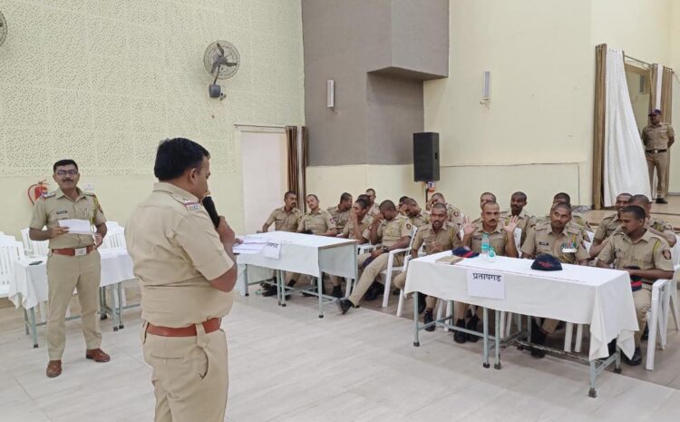  76 व्या स्वातंत्र्यदिनानिमित्त पोलीस प्रशिक्षण केंद्र तुरची येथे प्रशिक्षणार्थींची प्रश्नमंजुषा स्पर्धा आयोजित करण्यात आली.