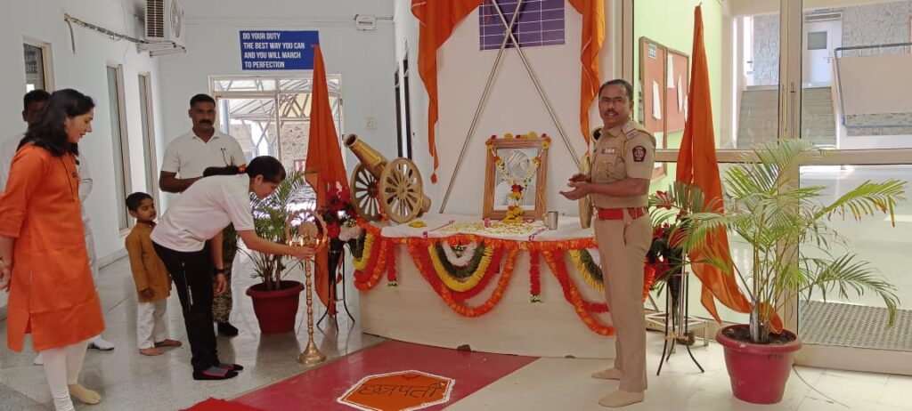 छत्रपती श्री शिवाजी महाराज यांच्या जयंतीनिमित्त प्रतिमेचे पूजन करून अभिवादन करण्यात आले.